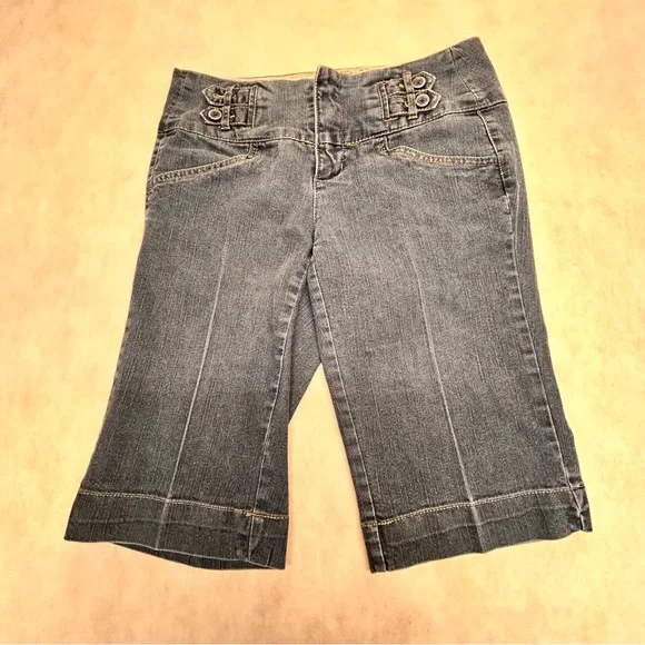 Stylish Denim Bermudas by One 5 One Size 4 - Picture 1 of 9
